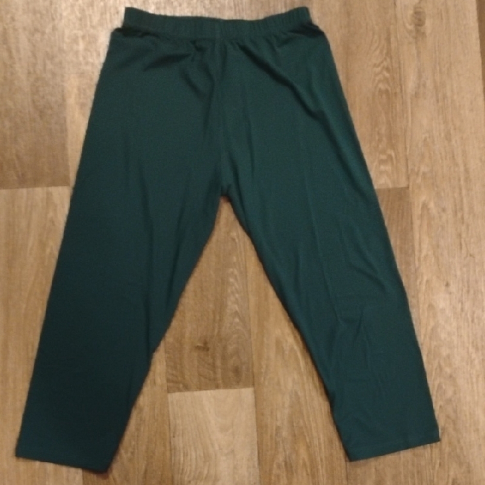 5/$15 One Size Leggings Depot Dark Green Cropped Leggings